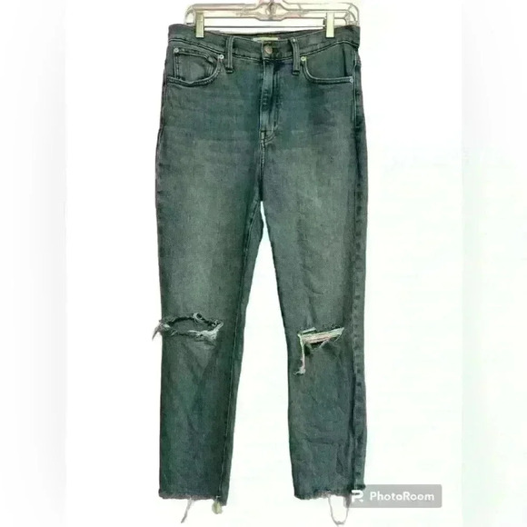Madewell Denim - Madewell High-Rise‎ Crop Boyjean with frayed cuff. Women’s Size 27